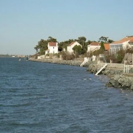 Les Bains 22 빌라
